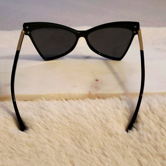 New Black Cateye Sunglasses with Gold Accent - Picture 9 of 9